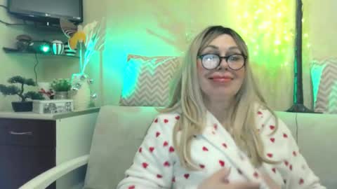 SusiexNoreen online show from February 8, 8:40 am