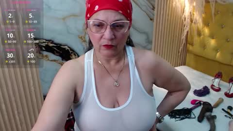 Snapshot of sussy_perez_ chatting on October 21, 2:48 am Sussy online show from October 21, 2:48 am