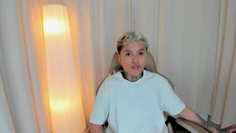 suzu_wolf online show from October 16, 6:49 am