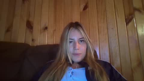 Snapshot of sweet__alana chatting on January 2, 2:11 am Sweet  alana online show from January 2, 2:11 am