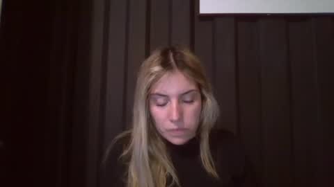 Snapshot of sweet__alana chatting on October 6, 1:00 am Sweet  alana online show from October 6, 1:00 am