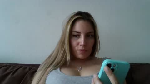 Snapshot of sweet__alana chatting on January 22, 10:38 pm Sweet  alana online show from January 22, 10:38 pm