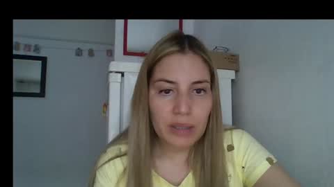 Snapshot of sweet__alana chatting on January 3, 11:23 pm Sweet  alana online show from January 3, 11:23 pm