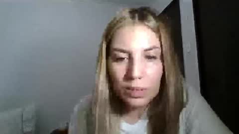 Snapshot of sweet__alana chatting on December 17, 1:18 am Sweet  alana online show from December 17, 1:18 am