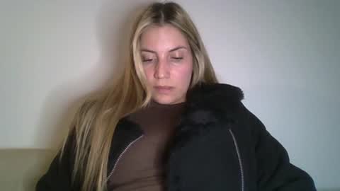 Snapshot of sweet__alana chatting on October 1, 11:09 pm Sweet  alana online show from October 1, 11:09 pm