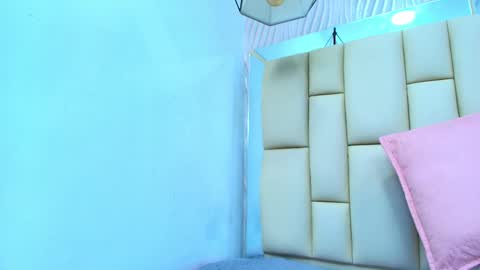 Amye  online show from October 6, 7:18 pm