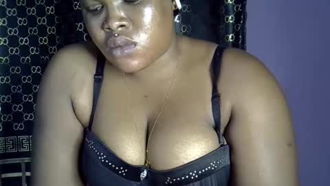 Snapshot of sweet_baby06 chatting on October 24, 3:13 am baby girl online show from October 24, 3:13 am