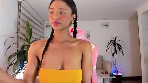 sweet_brunette88 online show from October 16, 8:22 pm