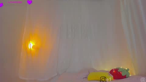 Snapshot of sweet_carine chatting on October 2, 7:02 am camil online show from October 2, 7:02 am