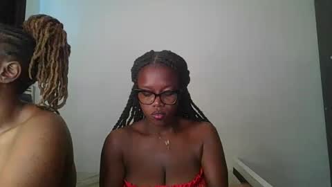 sweet_ella6 online show from April 6, 9:10 am