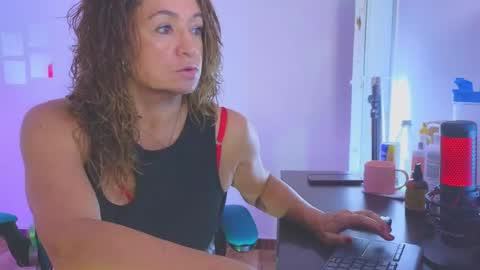 Sweet Evans online show from April 12, 8:28 am