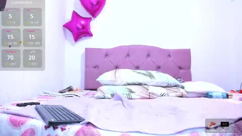 kate  online show from November 22, 9:28 pm