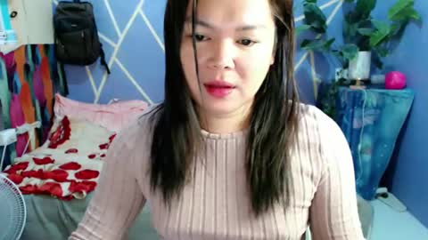 Snapshot of sweet_kendallxxxx chatting on December 23, 2:13 am Nicahhh online show from December 23, 2:13 am