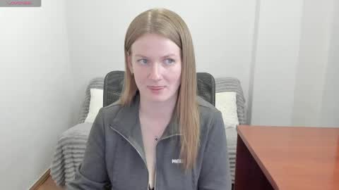 Mila online show from April 9, 8:25 pm