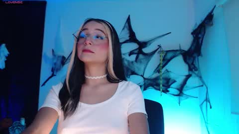 Snapshot of sweet_penny_ chatting on October 20, 11:52 pm Penny online show from October 20, 11:52 pm