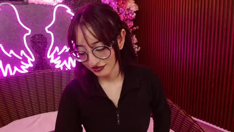 Roxanee online show from March 30, 9:47 pm