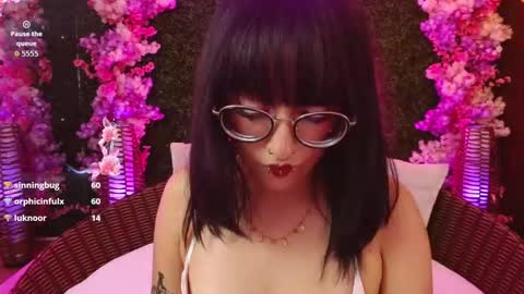 Roxanee online show from February 14, 2:08 pm