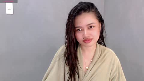 Snapshot of sweet_sirenxx chatting on January 19, 5:05 am Leah online show from January 19, 5:05 am