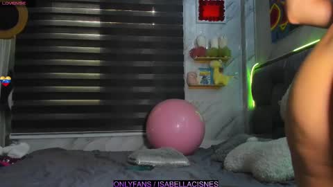 Snapshot of sweet_tits2 chatting on October 8, 7:18 pm Isabella online show from October 8, 7:18 pm