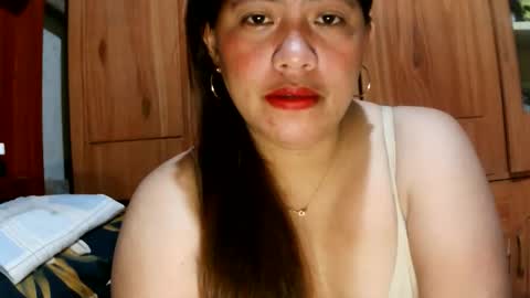 Snapshot of sweetaloha34 chatting on October 13, 7:05 pm sweetaloha34 online show from October 13, 7:05 pm