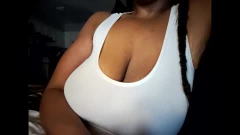 sweetaztee online show from October 22, 8:19 am