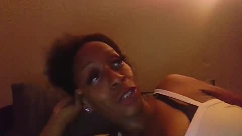 sweetaztee online show from February 8, 9:46 am