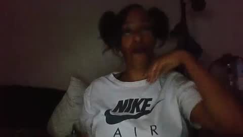 sweetaztee online show from February 18, 11:52 pm