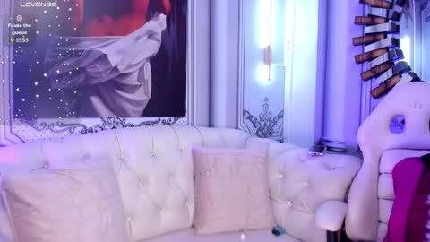 Snapshot of sweetgirl4u_ chatting on September 22, 10:03 am MIA online show from September 22, 10:03 am