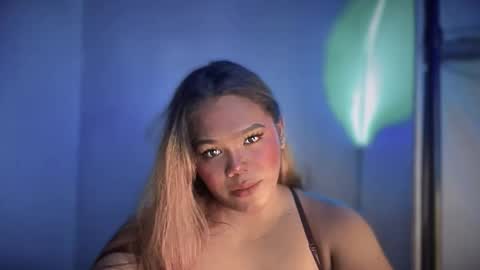 Snapshot of sweethot_bella chatting on September 30, 6:57 pm Bella online show from September 30, 6:57 pm