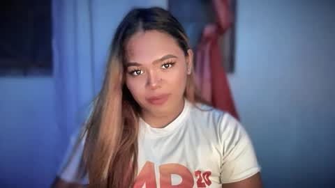 Snapshot of sweethot_bella chatting on October 3, 6:57 pm Bella online show from October 3, 6:57 pm