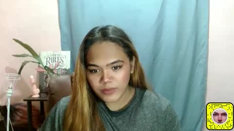 Snapshot of sweethot_bella chatting on October 8, 1:37 pm Bella online show from October 8, 1:37 pm