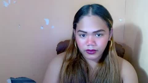 Snapshot of sweethot_bella chatting on September 10, 6:19 pm Bella online show from September 10, 6:19 pm