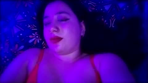Snapshot of sweetie__annie chatting on February 10, 5:14 am Ana Mara i cant Make noise My family is here online show from February 10, 5:14 am