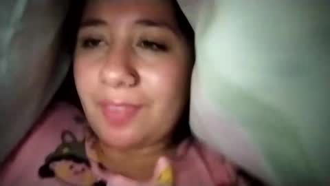 Snapshot of sweetie__annie chatting on December 29, 4:38 am Ana Mara i cant Make noise My family is here online show from December 29, 4:38 am