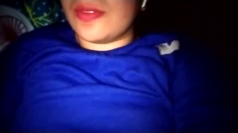 Snapshot of sweetie__annie chatting on December 12, 4:48 am Ana Mara i cant Make noise My family is here online show from December 12, 4:48 am