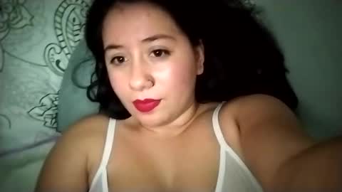 Snapshot of sweetie__annie chatting on February 20, 3:56 am Ana Mara i cant Make noise My family is here online show from February 20, 3:56 am