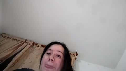 Snapshot of sweetie__annie chatting on October 8, 6:18 am Ana Mara i cant Make noise My family is here online show from October 8, 6:18 am