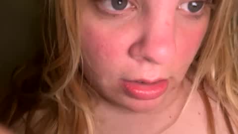 Lisa  online show from February 28, 4:20 pm