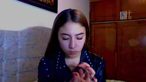 Snapshot of sweetmaddiee_ chatting on October 19, 6:04 am Maddie online show from October 19, 6:04 am