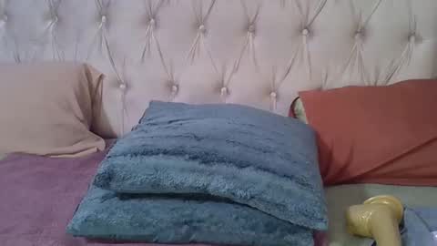 sweetmellowx1 online show from January 30, 10:41 pm