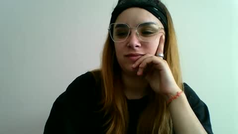 sweetmoonns2 online show from October 20, 6:33 pm