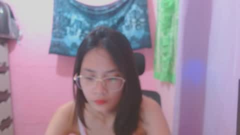 Mia online show from August 8, 7:05 am