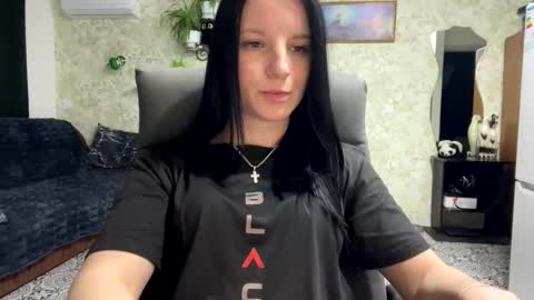 Sweet Shy online show from April 12, 6:00 pm