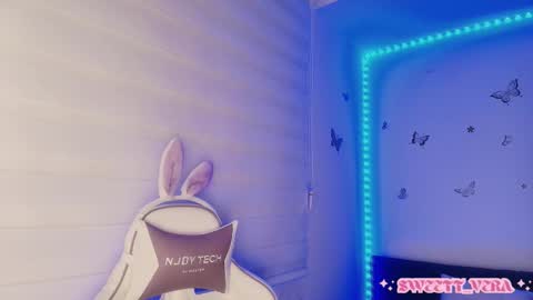 Snapshot of sweettvera_ chatting on October 16, 10:40 am Veronica Independent Model online show from October 16, 10:40 am