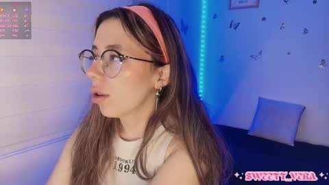 Snapshot of sweettvera_ chatting on October 6, 10:43 am Veronica Independent Model online show from October 6, 10:43 am