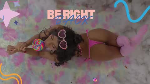 sweetviolet___ online show from February 6, 12:41 pm