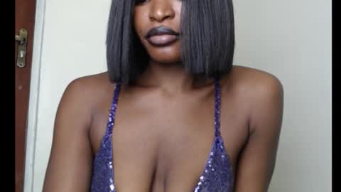 sweetxxboobsx online show from October 15, 9:01 am