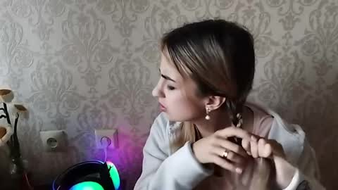 Emily online show from May 30, 4:04 pm