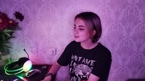 Emily online show from May 31, 6:09 pm