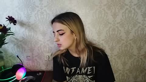 Emily online show from May 31, 4:13 pm